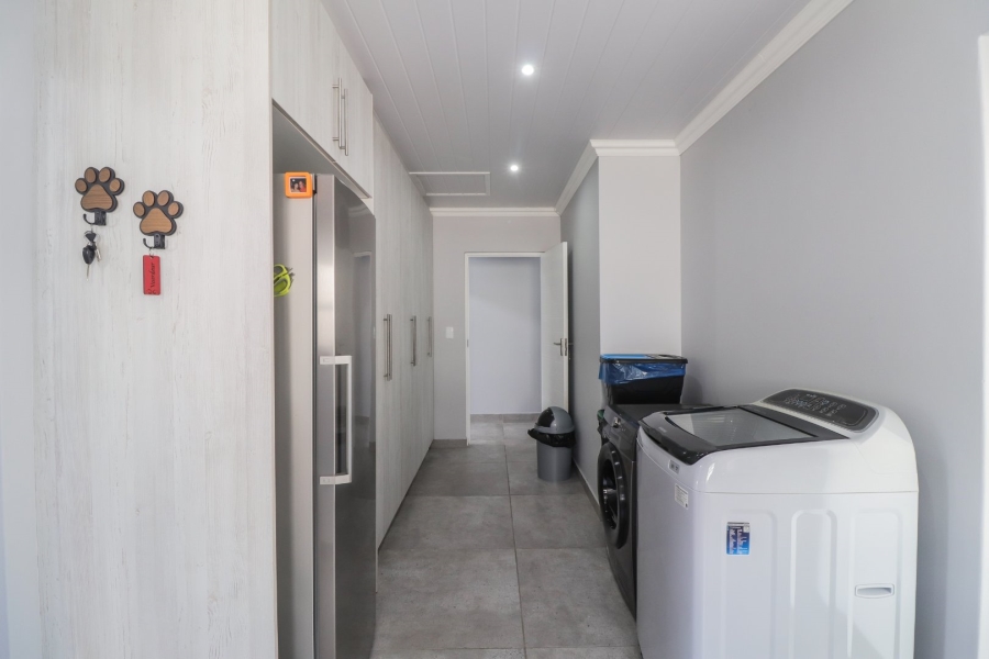 2 Bedroom Property for Sale in Reebok Western Cape